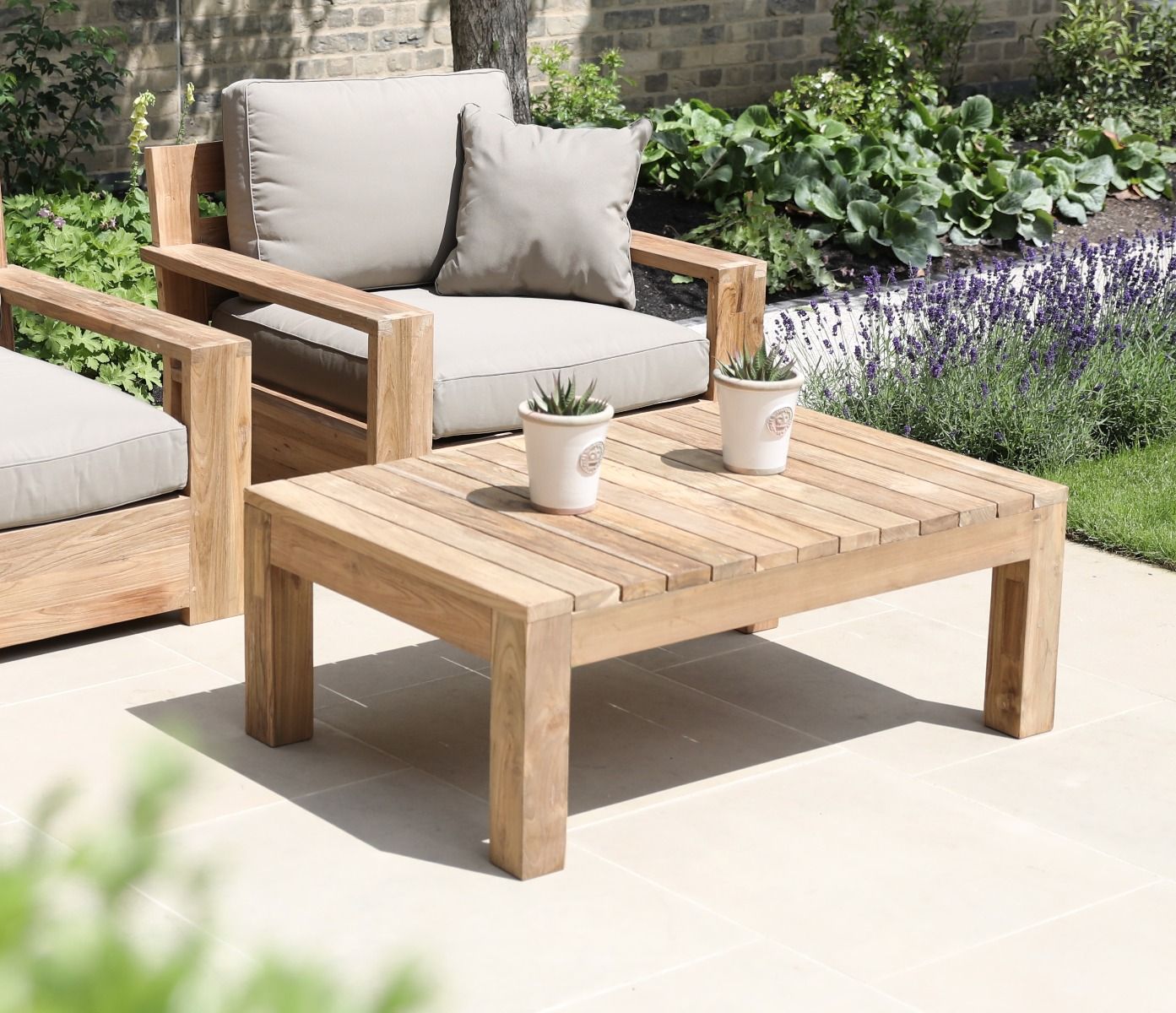 Upgrade Your Outdoor Decor With Premium Teak Outdoor Furniture